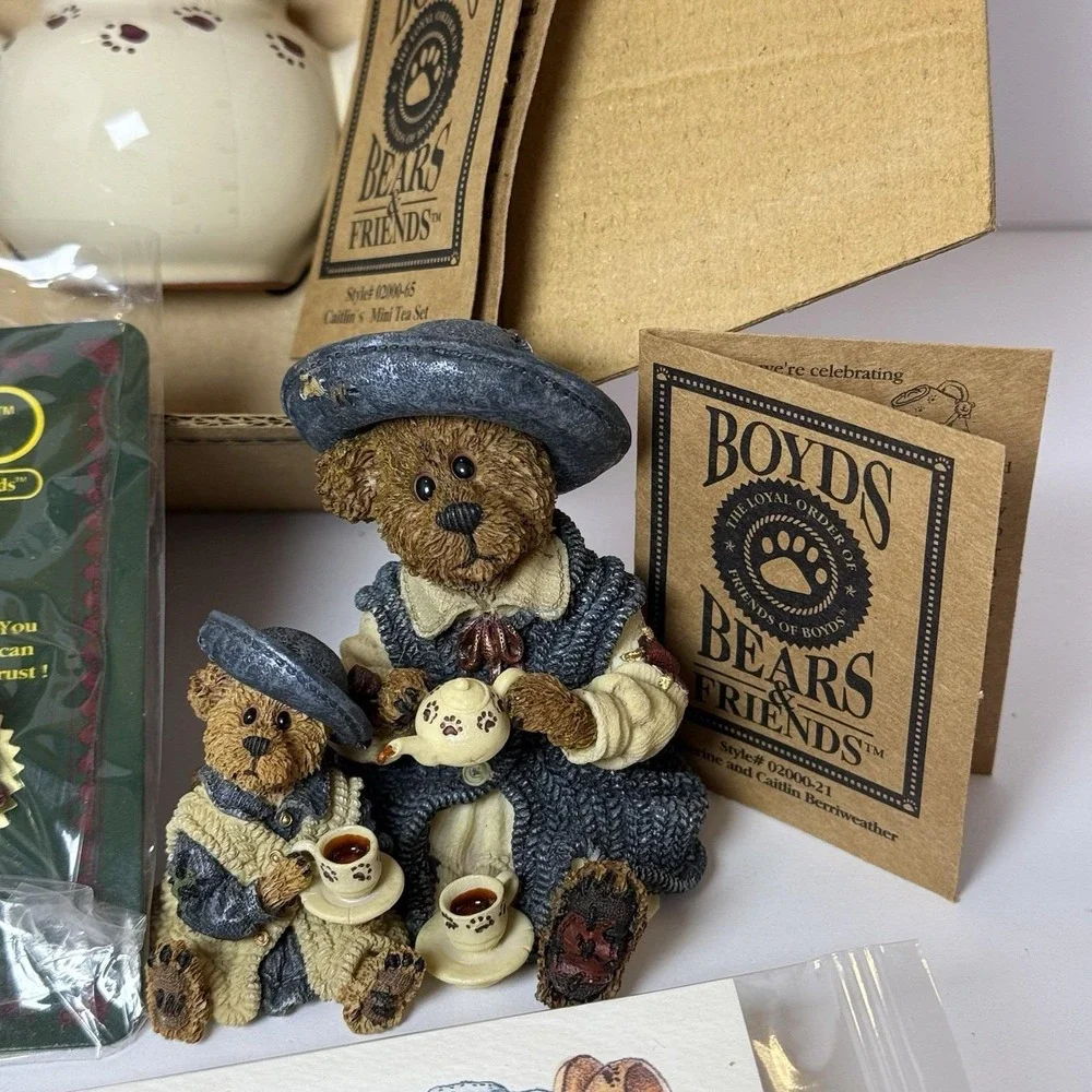 Boyds Bears Catherine and Caitlin Berriweather‎ /Fine cup of tea set 02000-21